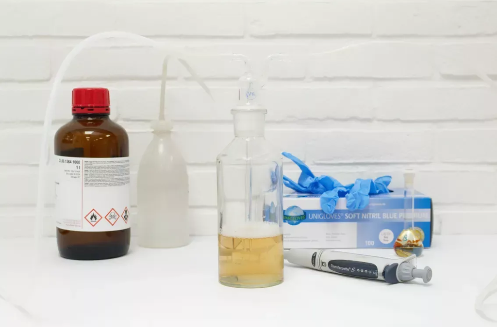 Ébullition de liquide pour extraire activement les COV du liquide à des fins d’analyse
