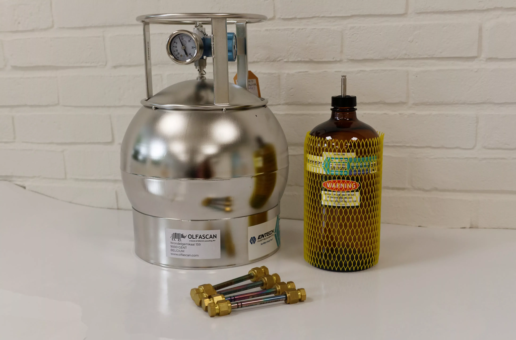 Monsternamemedia canister, bottlevac en adsorptiepatronen